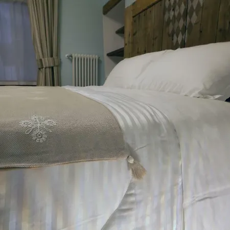 Aymon De Challant אאוסטה