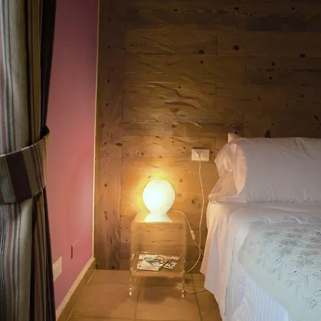 Aymon De Challant Affittacamere 4*