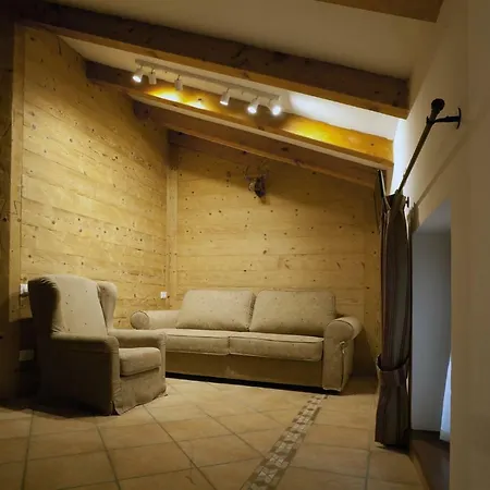 Aymon De Challant بيت ضيافة 4*