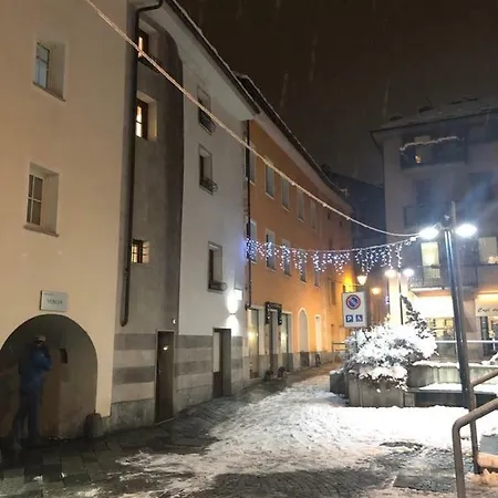 Aymon De Challant بيت ضيافة