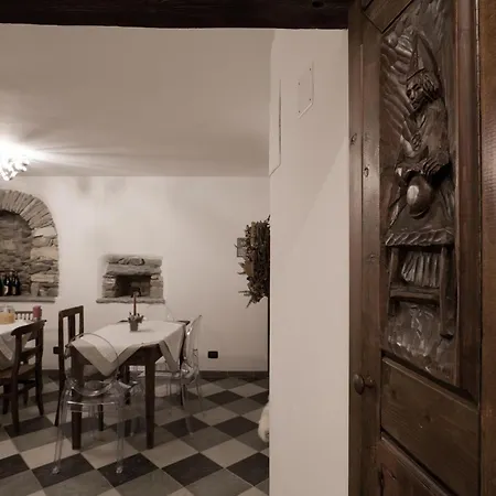 Aymon De Challant بيت ضيافة